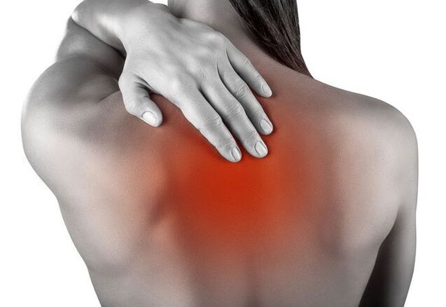 Schmerzen in der Brustwirbelsäule mit Osteochondrose. 